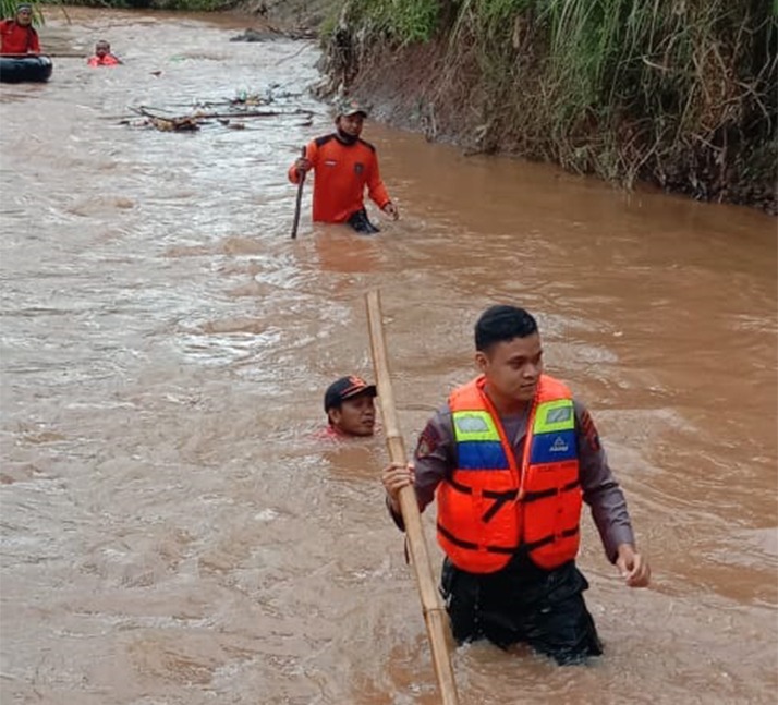 Hanyut di Sungai Lebeng, Tim SAR Gabungan Lakukan Pencarian
