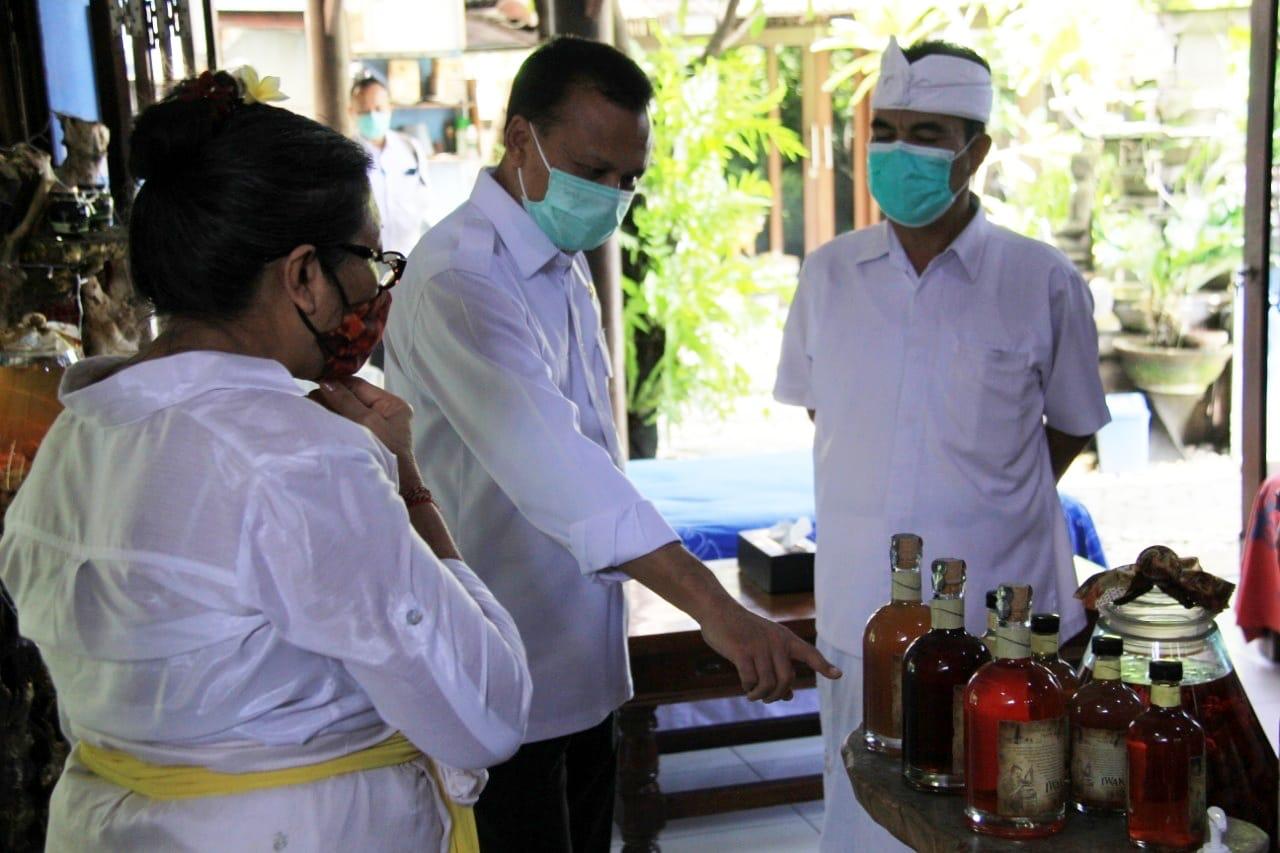 Sekda Dewa Indra Tinjau UMKM BALIBEL