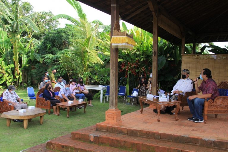 Wagub Cok Ace Ajak ISI Turut Menguatkan Desain Interior Berbasis Budaya Bali