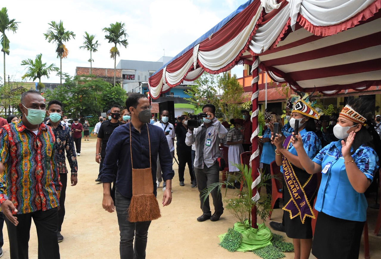 Mendikbud Dorong Sekolah di Papua Barat Gabung Jadi Sekolah Penggerak