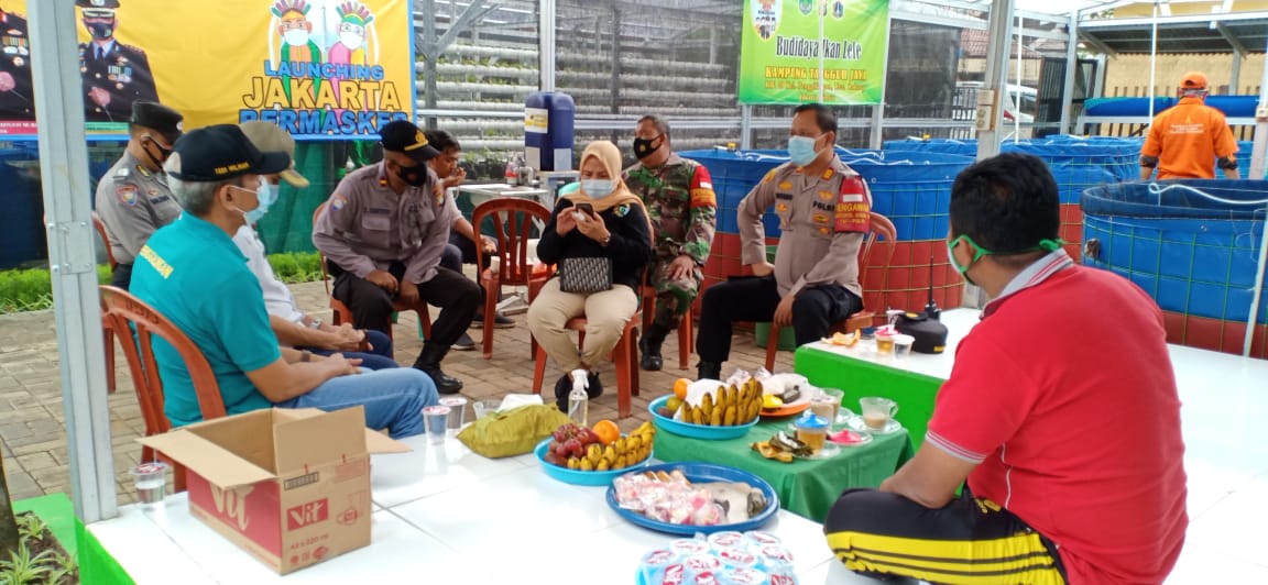 Koramil Bersama Muspika Tiga Pilar Cakung Tingkatkan Ketahanan Pangan Kampung Tangguh Jaya
