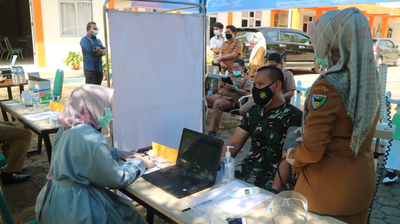 Dandim 0311/Pessel Lakukan Vaksinasi Tahap Dua