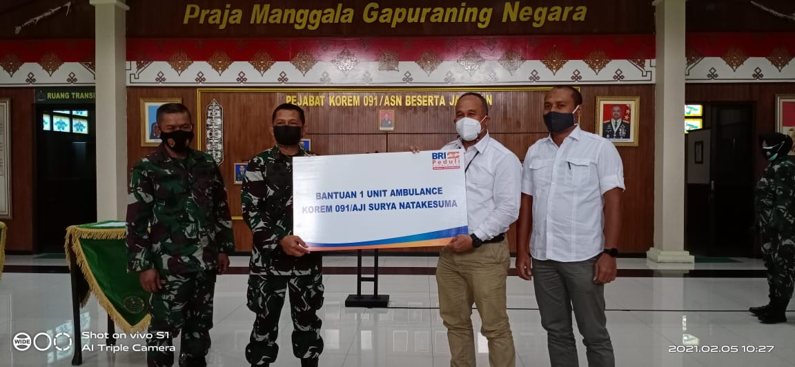 Ditengah Pandemi Covid-19, Korem Terima Mobil Ambulance dari BRI