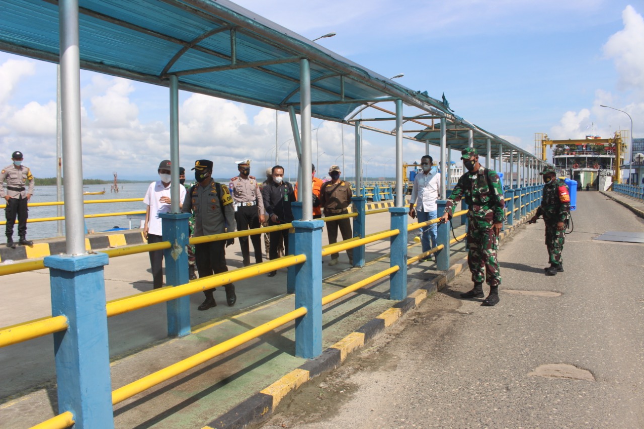 Kaltim Steril , Dandim 0913/PPU bersama Kapolres Bersinergi Semprot Disinfektan di Fasilitas Umum