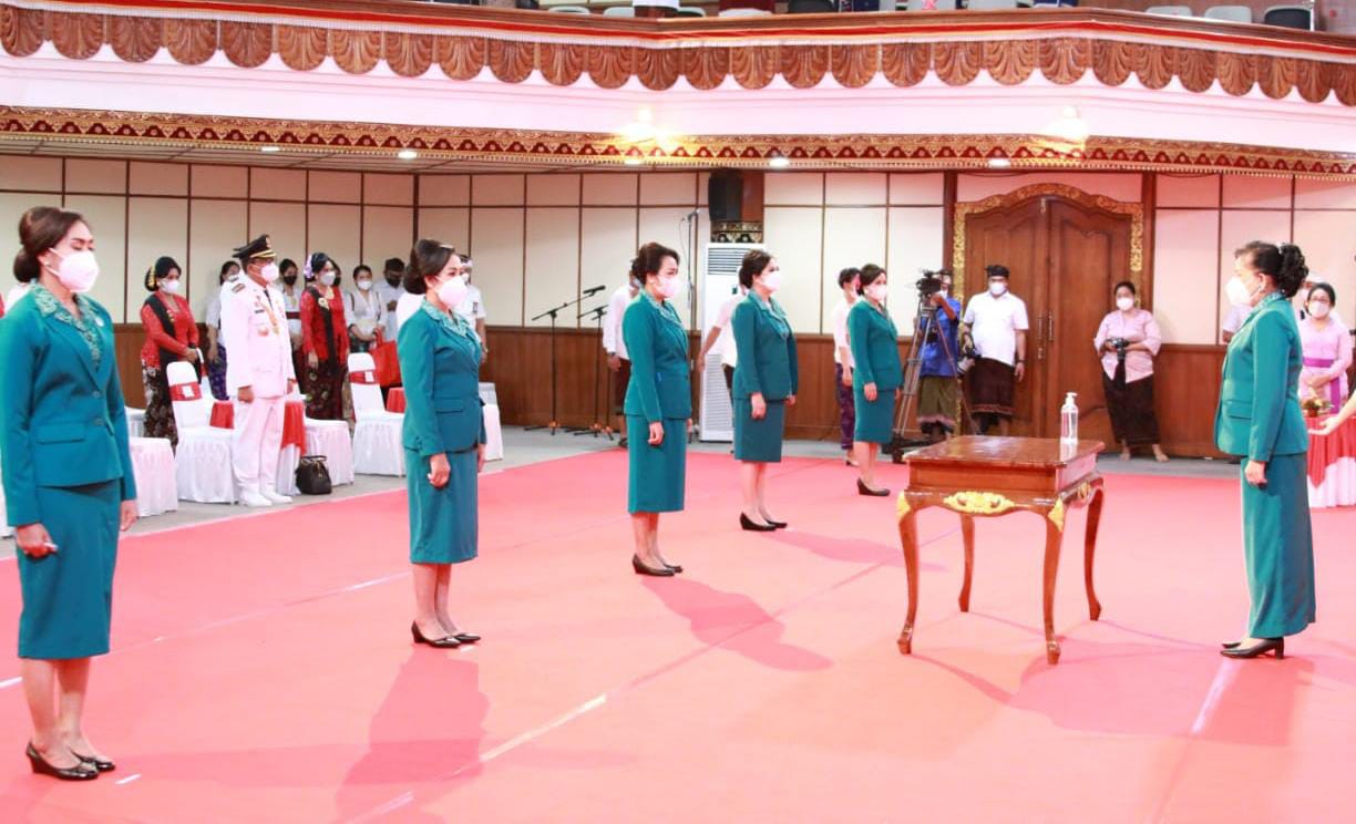 Ketua TP PKK Provinsi Bali Lantik Ketua TP PKK Kota Denpasar, Jembrana, Karangasem, Bangli, Tabanan, dan Badung