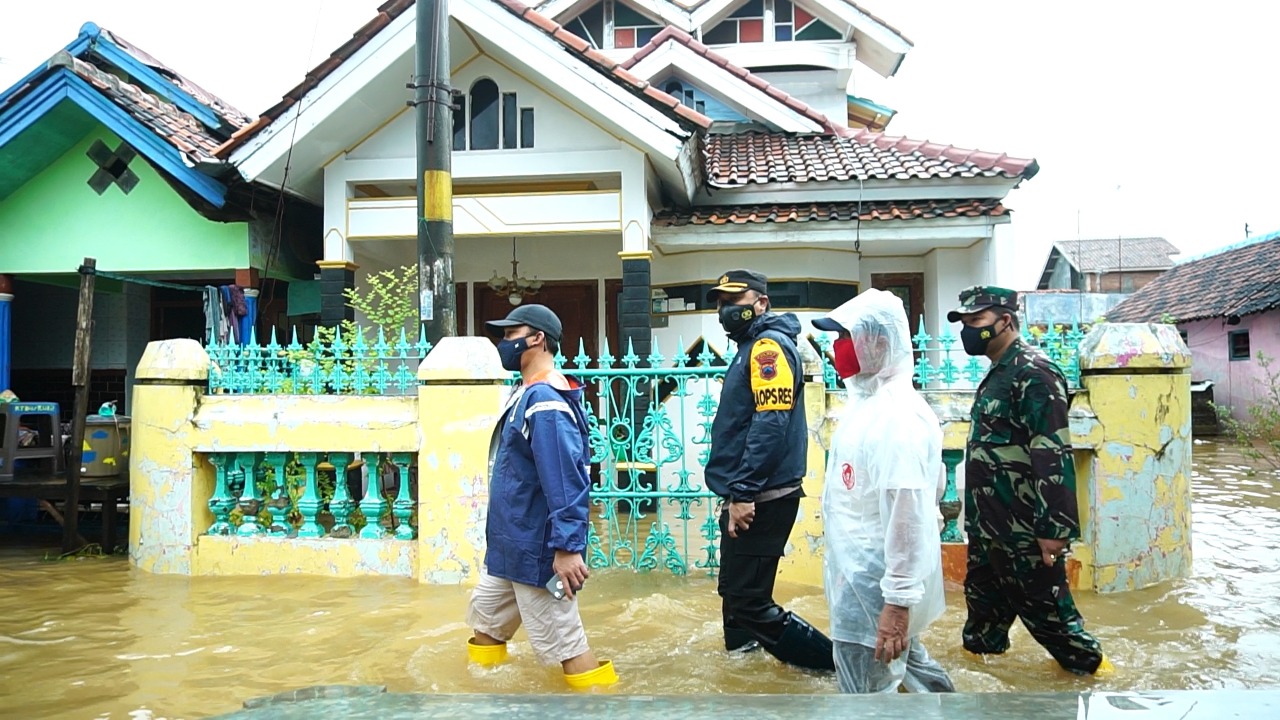 Bupati, Dandim dan Kapolres Batang Tinjau Lokasi Banjir di Wilayah Kecamatan Batang