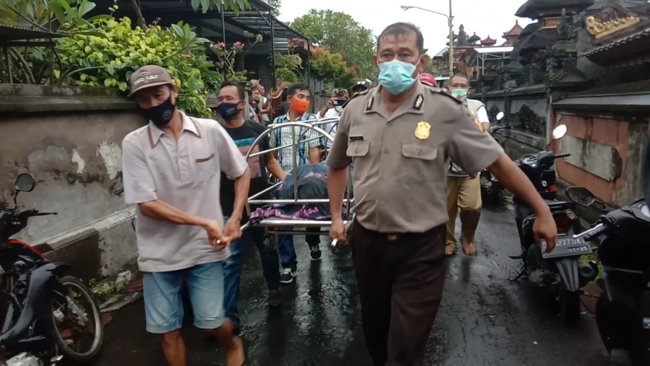 Duel Maut Saat Pesta Miras, Sutarjana Tergeletak Tewas di Halaman Rumah