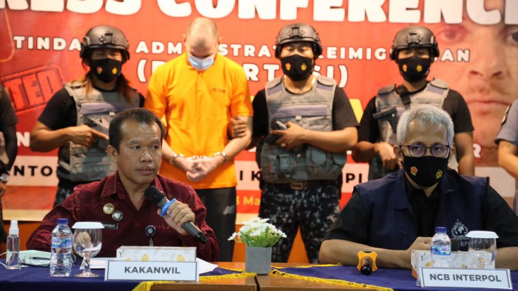 Buronan Interpol Asal Rusia Dideportasi