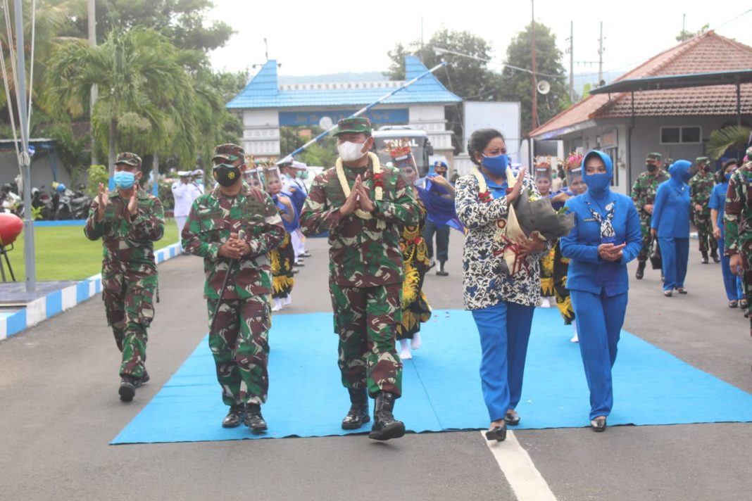Ketua Daerah Jalasenastri Armada II Dampingi Ketua Umum Kunker ke Lanal Banyuwangi