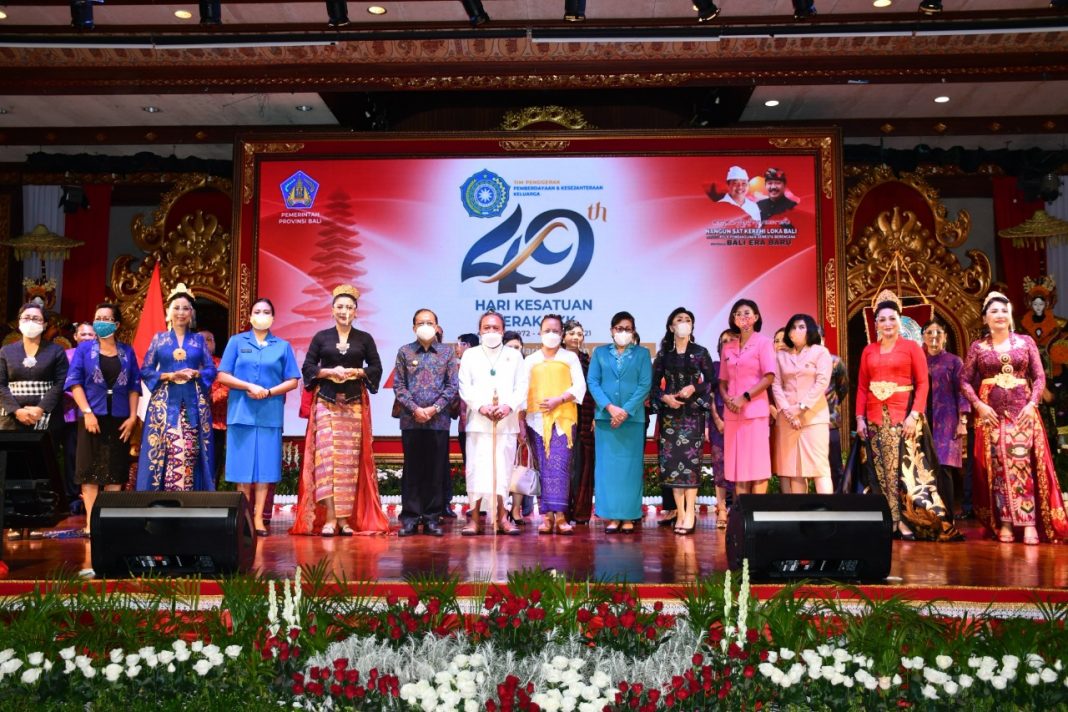 Ketua Jalasenastri Cabang 10 Korcab V DJA II Hadiri Acara Hari Kesatuan Gerak PKK Ke-49 Tingkat Provinsi Bali