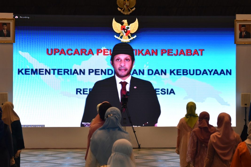 Pelantikan Pejabat, Mendikbud Tekankan Pentingnya Lingkungan Kerja yang Menunjang Produktivitas