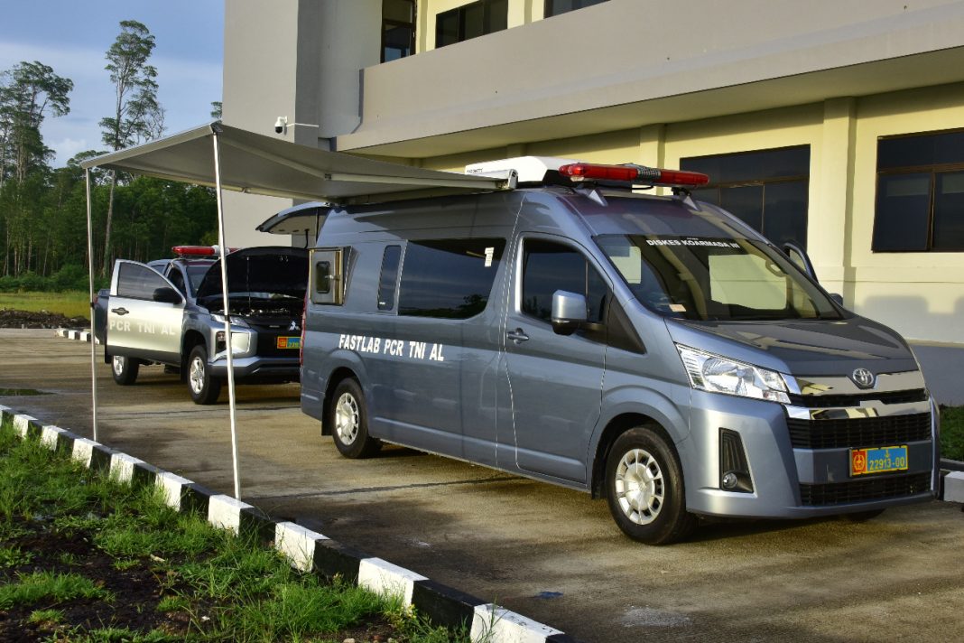 Koarmada III Terima Kendaraan Khusus Mobil Fastlab PCR TNI AL