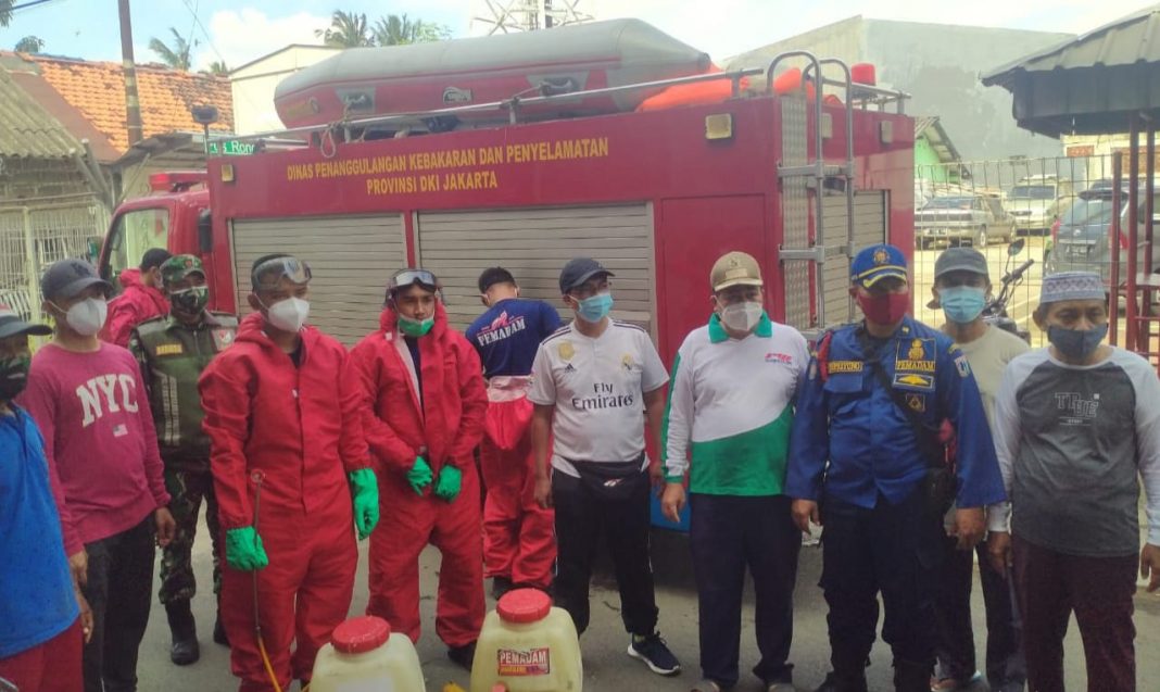 Sinergi Muspika Bersama Babinsa UKS Giat Penyemprotan Disinfektan