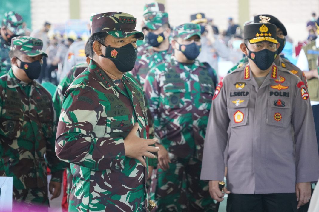 Panglima TNI dan Kapolri Tegaskan Sinergitas Vaksinasi Covid-19 di Bali