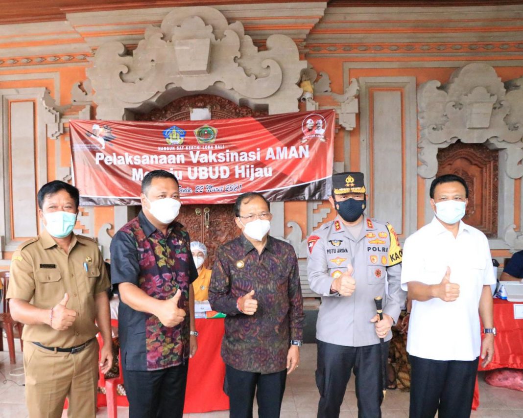 Gubernur Koster Perjuangkan 2.860.116 Penduduk Bali Divaksinasi