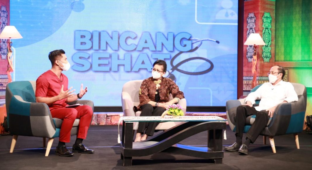 Ny Putri Koster Ajak Masyarakat Guyup Sukseskan Vaksinasi Covid-19