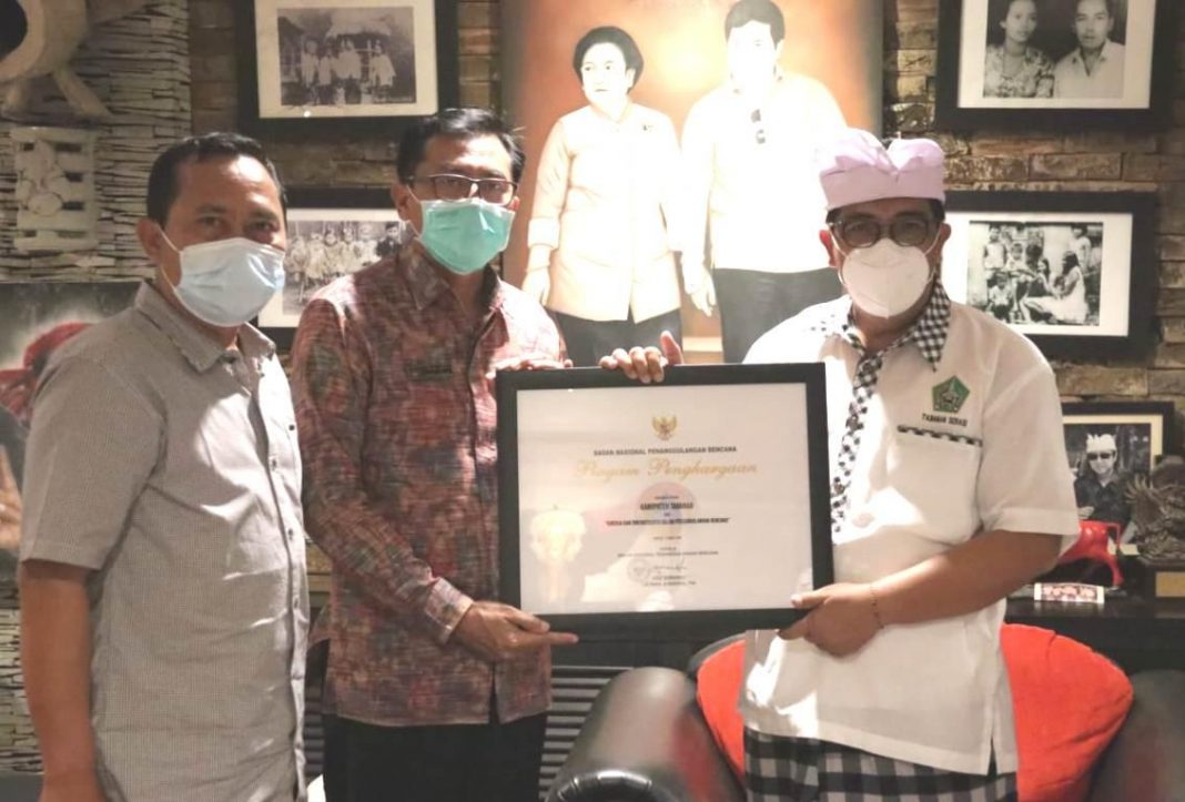 Pemkab Tabanan Dianugerahi Penghargaan dari BNPB atas Kinerja dan Sinergitas Dalam Penangulangan Bencana