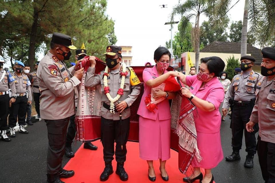 Irjen Pol Panca Putra Disambut Tarian Daerah Etnis Sumut