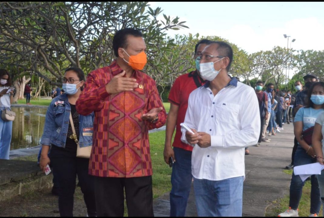 Sekda Dewa Indra: PMI Berangkat Akhir April Diupayakan Dapat Vaksin Kedua Setelah 14 Hari