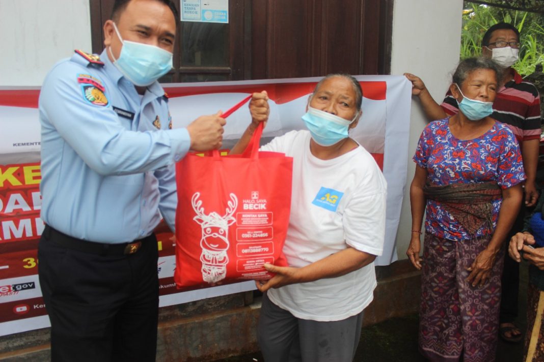 Peduli Masyarakat, Rutan Bangli Salurkan Bantuan Sembako
