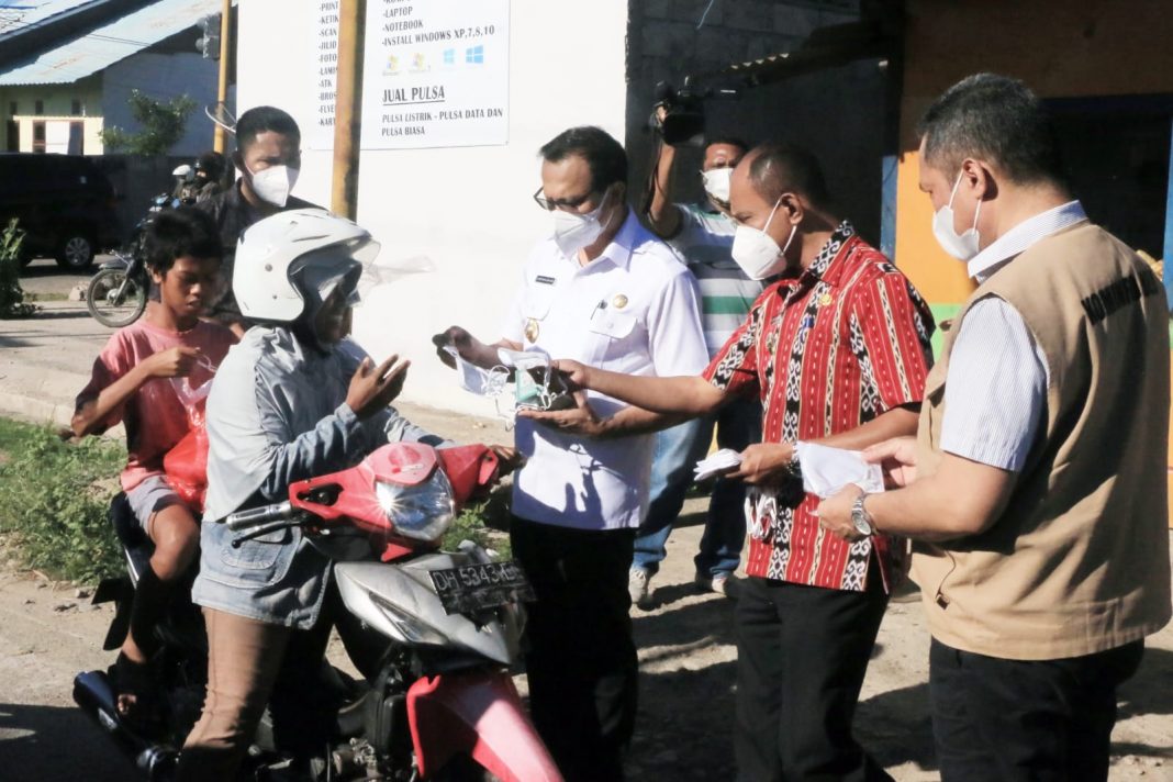 Upaya Perang Lawan Covid-19, Bupati dan Wabup Belu Turun Lapangan Beri Himbauan di Wilayah Perkotaan
