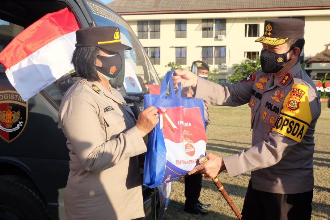 Polda Bali Distribusikan 5 Ton Beras Selama PPKM Darurat