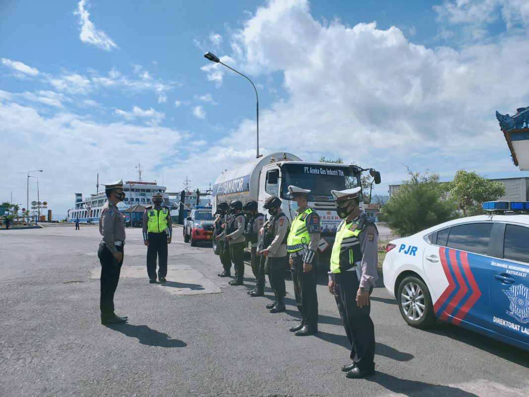 Polda Bali Kawal Distribusi 1257 Tabung Oksigen dan 71 Ton Liquid Oksigen Medis