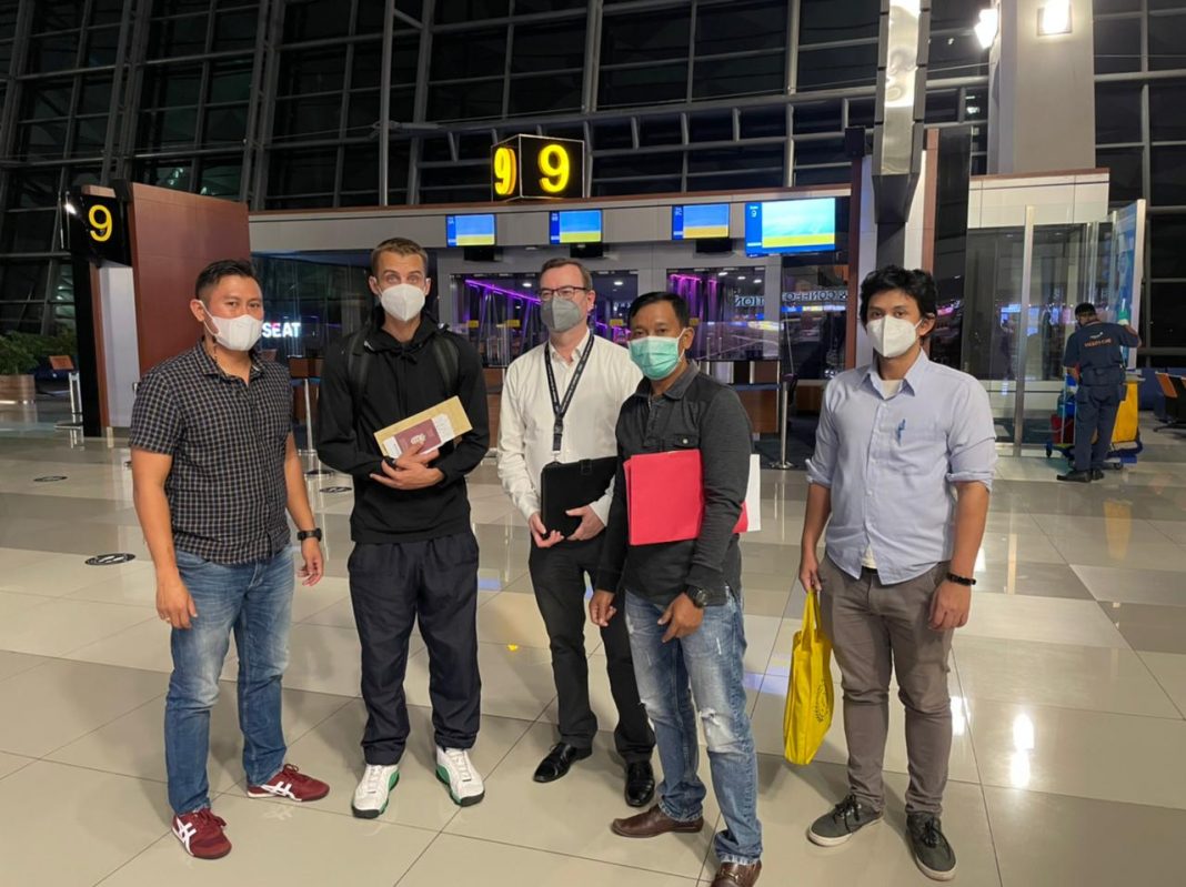 Izin Tinggal Habis dan Alami Gangguan Jiwa, WN Denmark Dideportasi