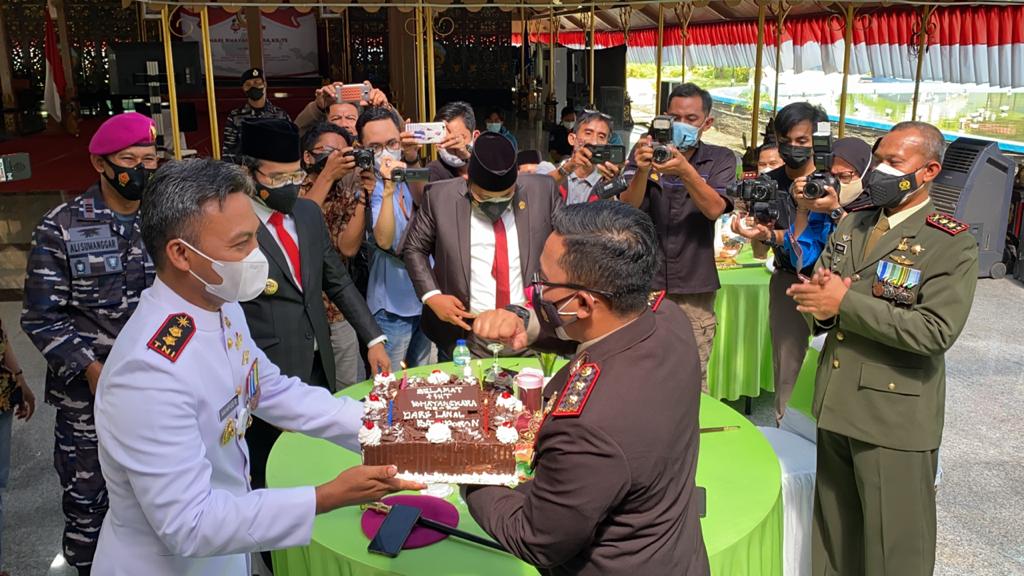 Pangkalan TNI AL Batuporon Ucapkan Selamat Pada HUT Ke-75 Bhayangkara