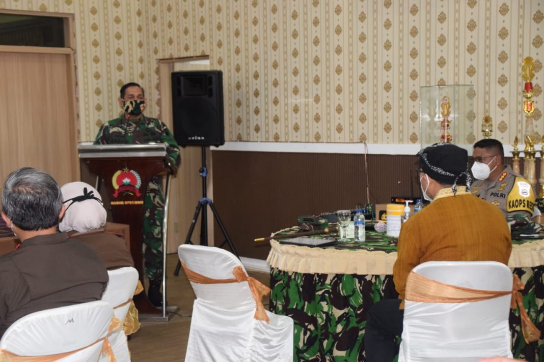 Danrem 071/Wijayakusuma Pimpin Rapat Koordinasi Penanganan Covid-19 bersama Forkopimda Banyumas