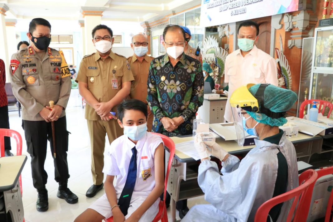 Pencanangan Vaksinasi Covid-19 untuk Anak-anak Usia 12-17 Tahun Dimulai Secara Serentak di Bali