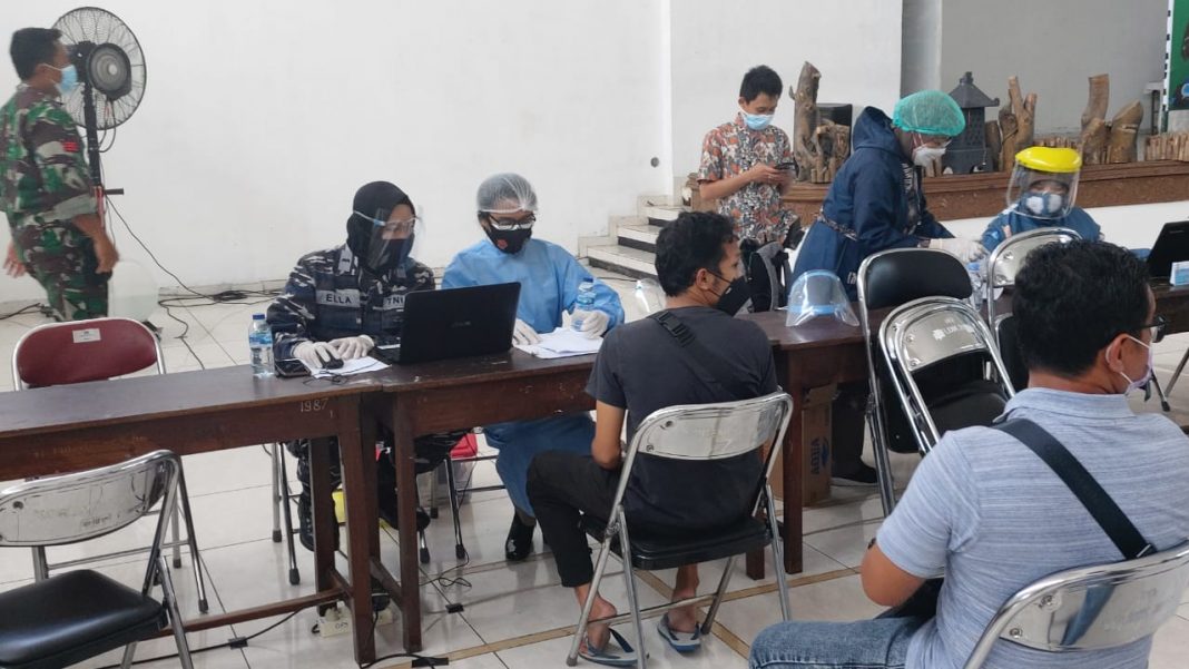 Lanal Yogyakarta Terjunkan Tim Vaksinator dalam Serbuan Vaksin