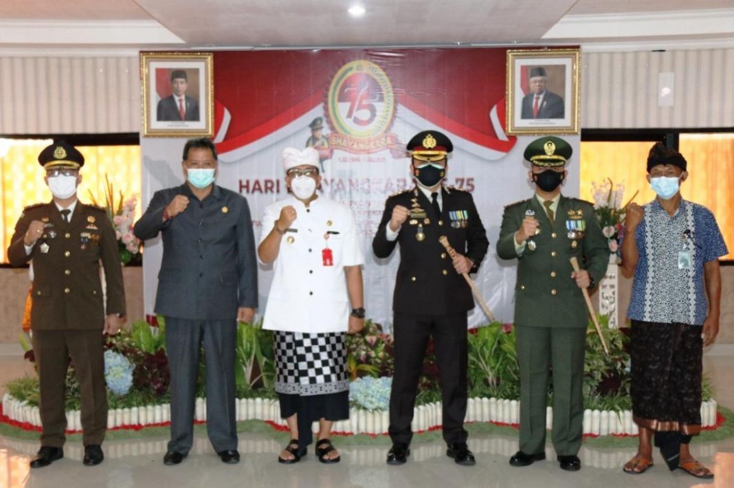 Sanjaya Hadiri Upacara Peringatan Hari Bhayangkara ke-75