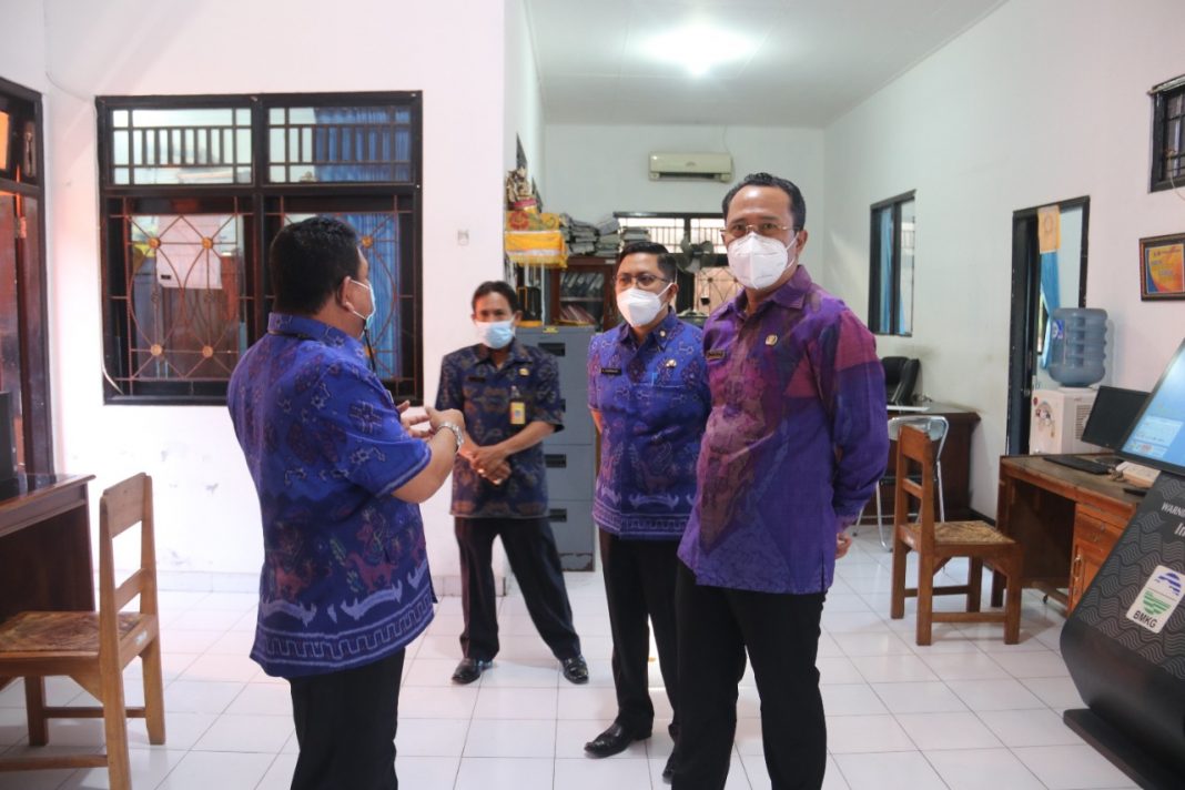 Sekda Suyasa Kunjungi Posko Terpadu PPKM Darurat