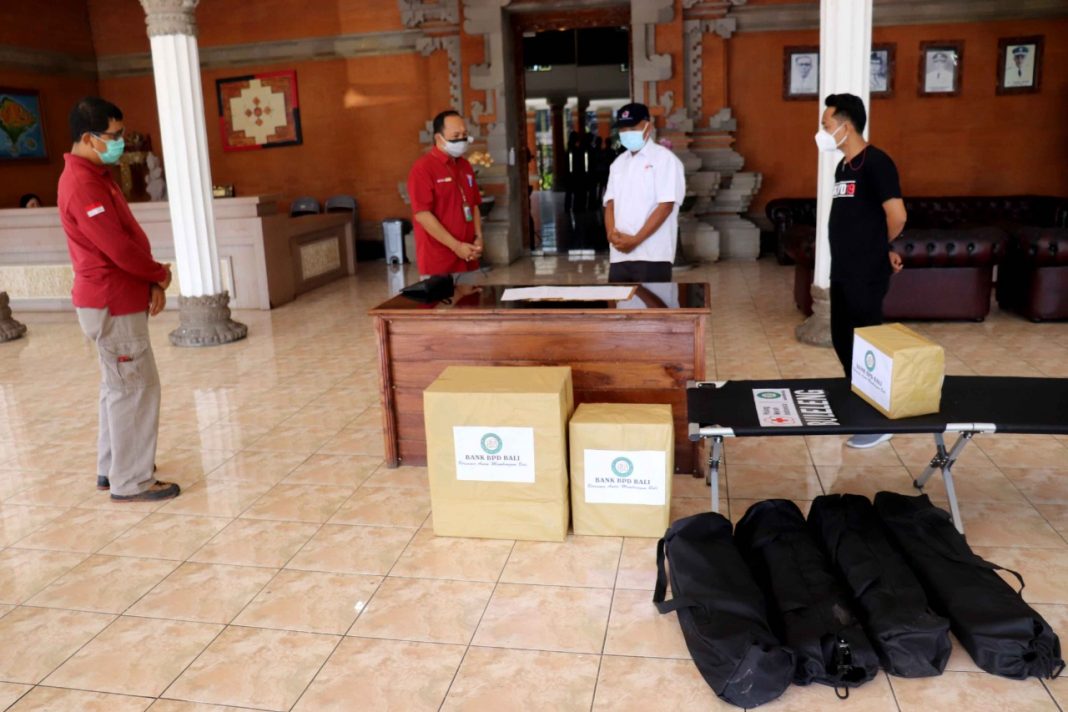 PMI Buleleng Terima Bantuan Alat Penunjang Kinerja dari BPD Bali