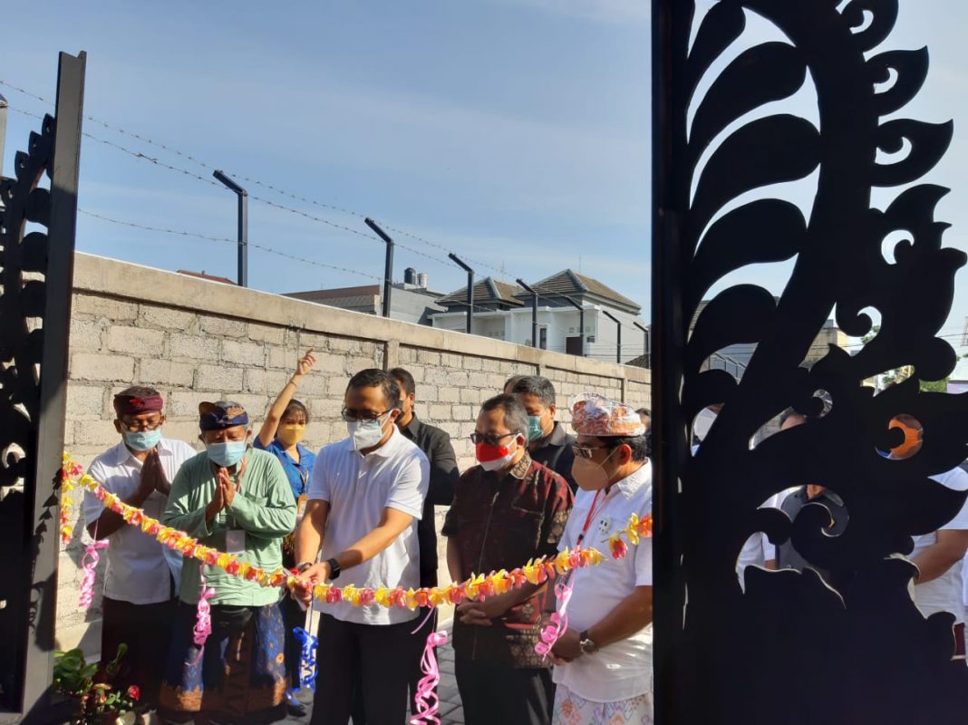 Peduli Lingkungan, BI Bali Sumbang Mesin Pengolahan Sampah Berbasis Sumber