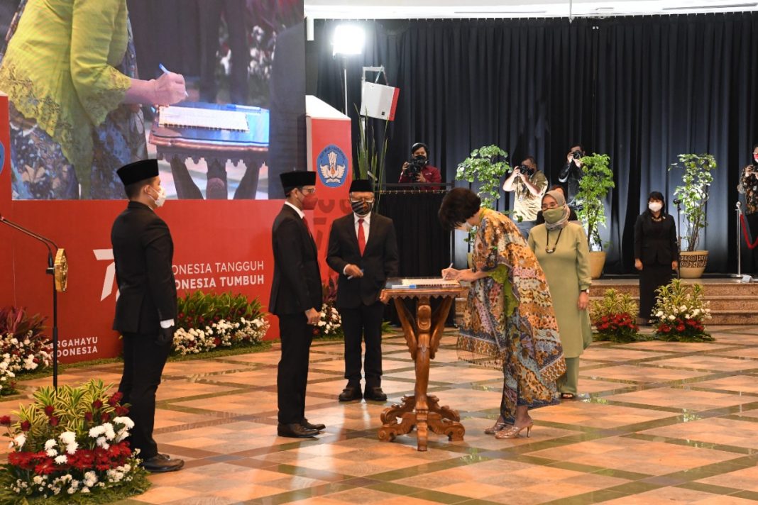 Mendikbudristek Lantik Pejabat Tinggi Madya, Pratama, Rektor Universitas, dan Direktur Politeknik