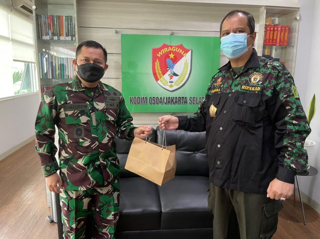 Ketum DPP HIPAKAD Bersama Komandan Kodim 0504/JS Melaksanakan Kegiatan Vaksinasi Massal Untuk Masyarakat.