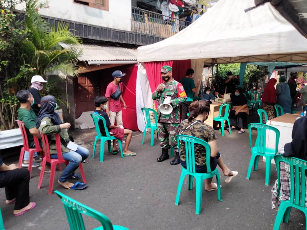 Wadanramil 03 Senen Berharap Warga Patuhi Prokes Saat Vaksinasi
