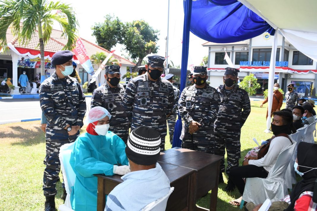 Kasal Tinjau Serbuan Vaksinasi Covid-19 di Banyuwangi