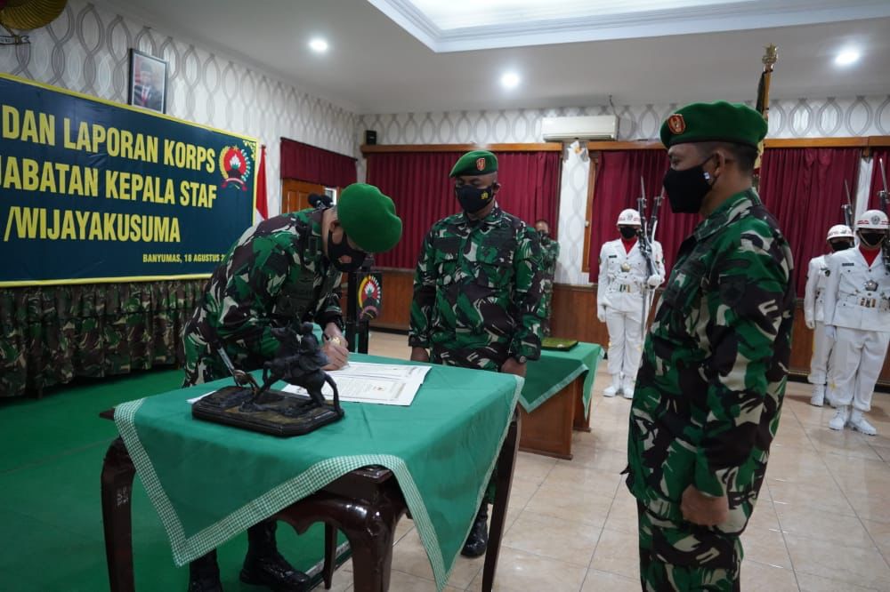 Danrem 071/Wijayakusuma Pimpin acara Tradisi dan Laporan Korps Penyerahan Jabatan Kasrem 071/Wijayakusuma