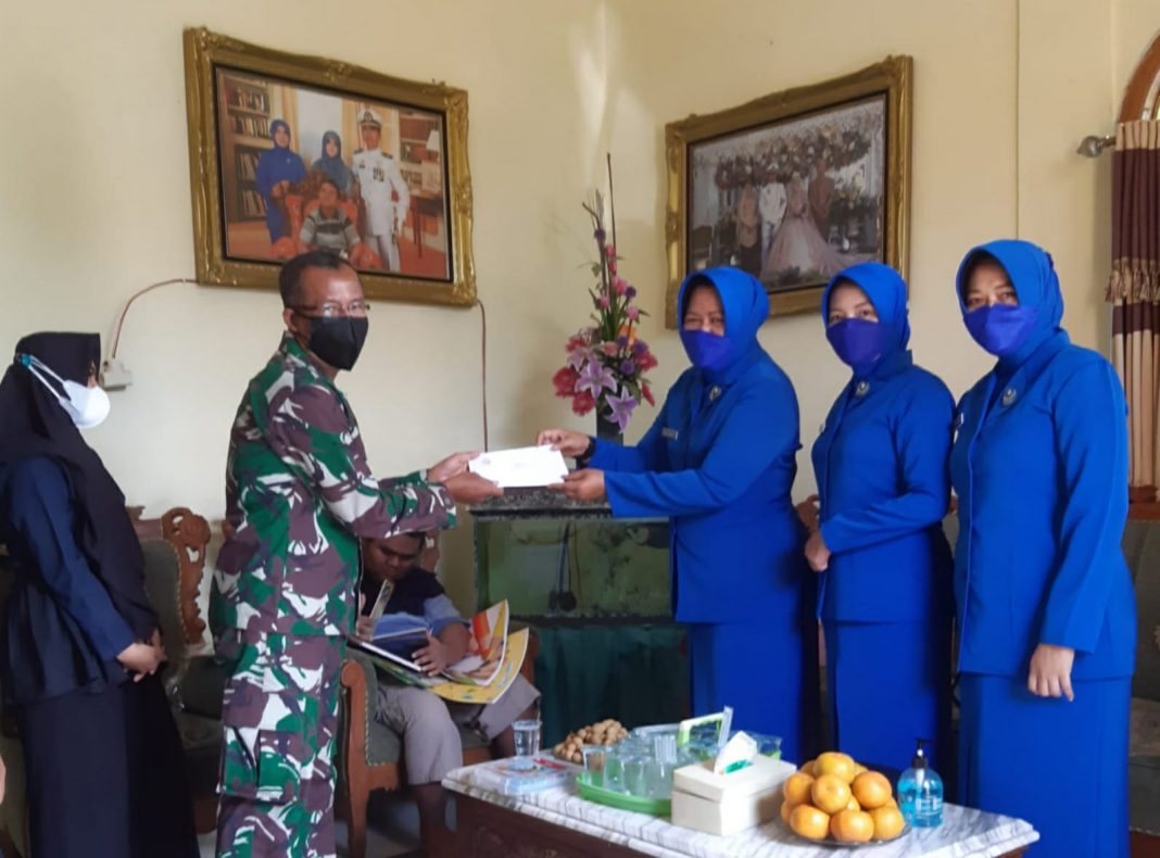 Kunjungan Sosial Jalasenastri AAL Jelang HUT ke-75 Jalasenastri 2021