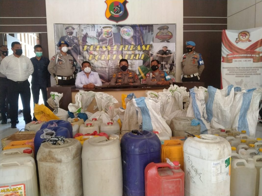 Polres Belu Amankan 1.295 Liter Sopi Kisar di Pelabuhan Teluk Gurita