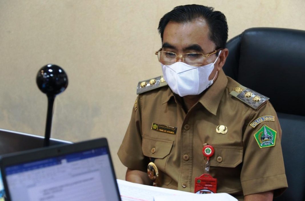 Wabup Tabanan Ikuti Webinar Peningkatan Kapasitas Kepemimpinan Kolaboratif Dalam Mempercepat Penanganan Covid-19