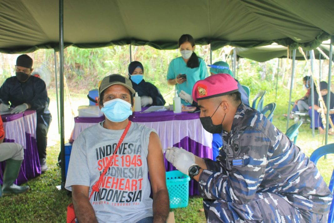 Serbuan Vaksinasi Korps Marinir TNI AL Menyasar Hingga Kampung Klasari Wonosobo Kabupaten Sorong