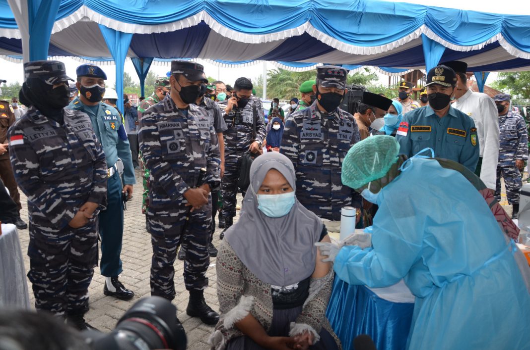 TNI AL Kembali Kerahkan KRI Semarang-594 Atasi Stock Oksigen Medis di Provinsi Riau