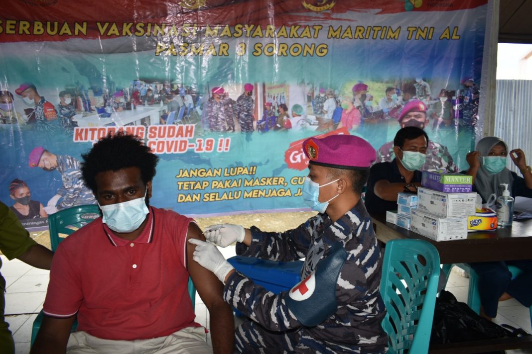 Pasmar 3 Dukung Serbuan Vaksinasi Di Waisei Kabupaten Raja Ampat Papua Barat