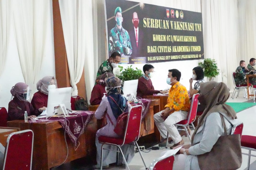 Jelang Hari Jadi Ke-60, Korem 071/Wijayakusuma Lakukan Serbuan Vaksinasi di Unsoed
