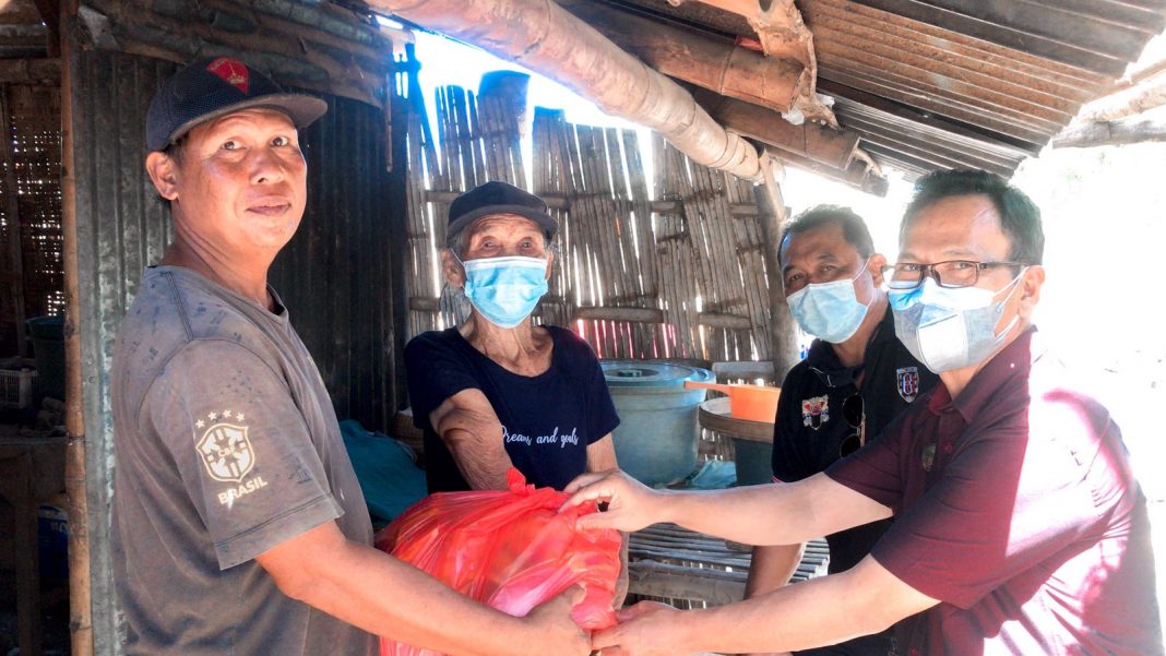 Tindak Lanjuti Laporan Masyarakat, Dinsos Buleleng Lakukan Home Visit