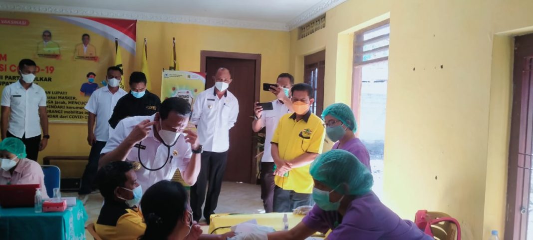 Partai Golkar Lakukan Vaksinasi Bagi Masyarakat Belu, Bupati Agus Taolin Beri Apresiasi